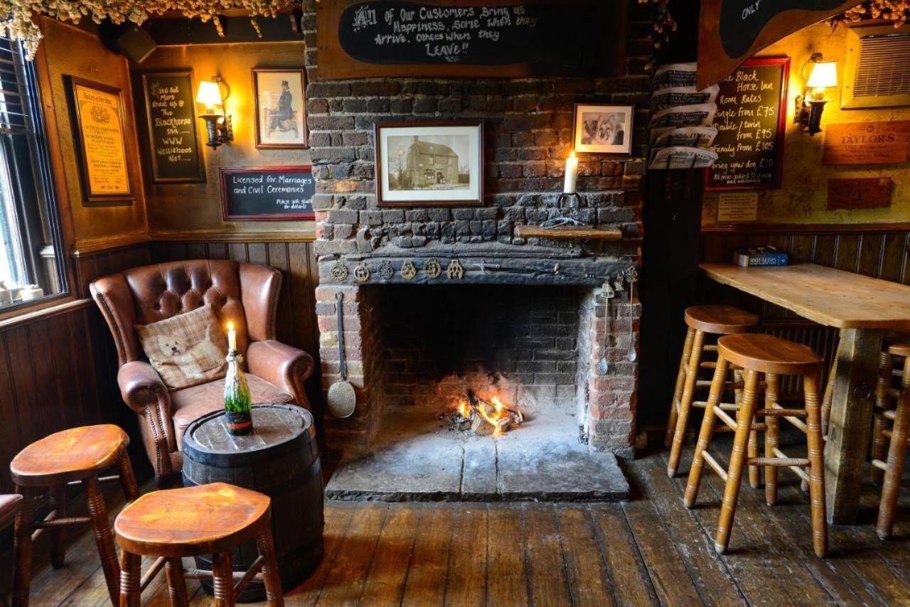 The Black Horse Inn Мейдстън Екстериор снимка
