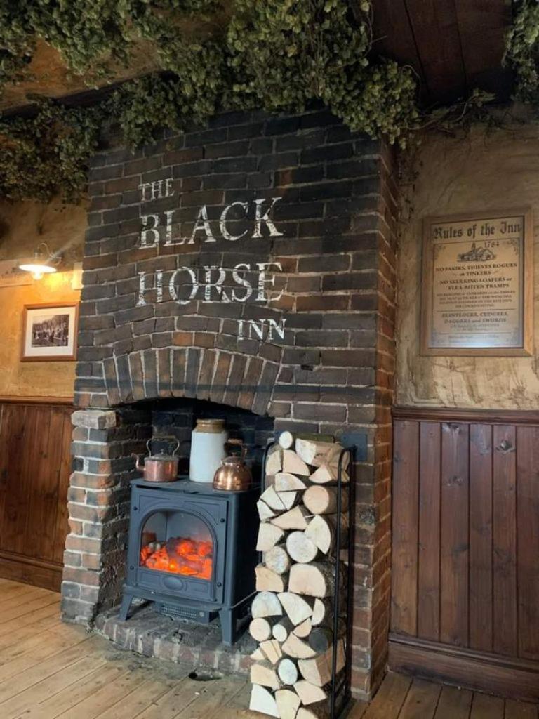 The Black Horse Inn Мейдстън Екстериор снимка