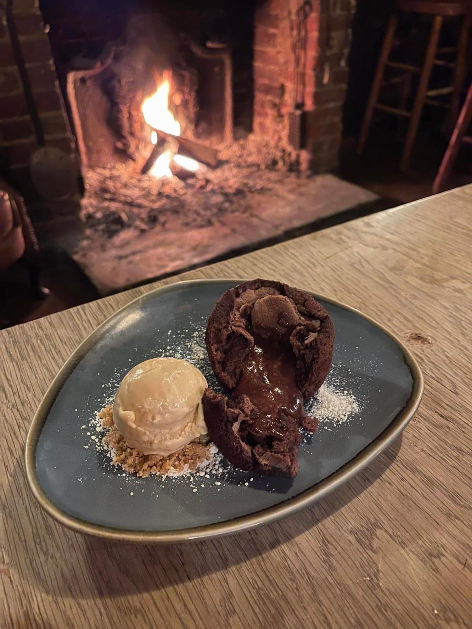 The Black Horse Inn Мейдстън Екстериор снимка