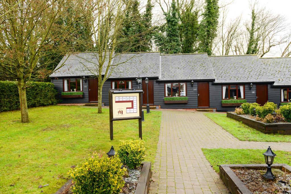 The Black Horse Inn Мейдстън Екстериор снимка